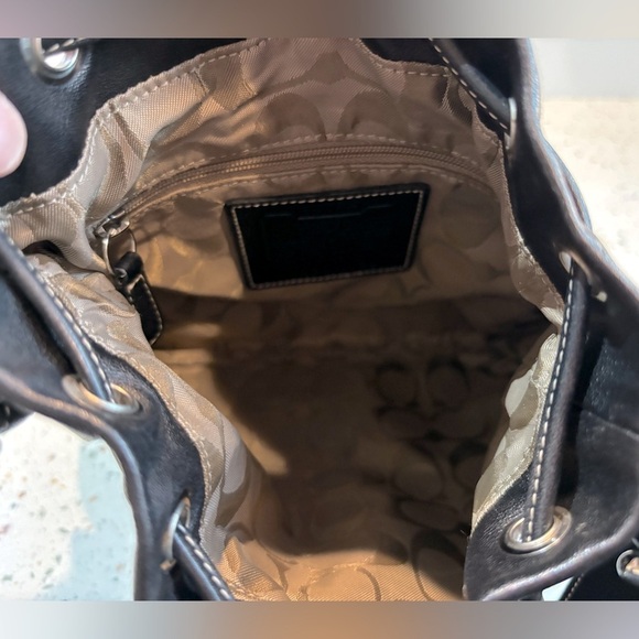 Coach Metro Small Leather Bucket Shoulder or Crossbody Handbag - Picture 14 of 14